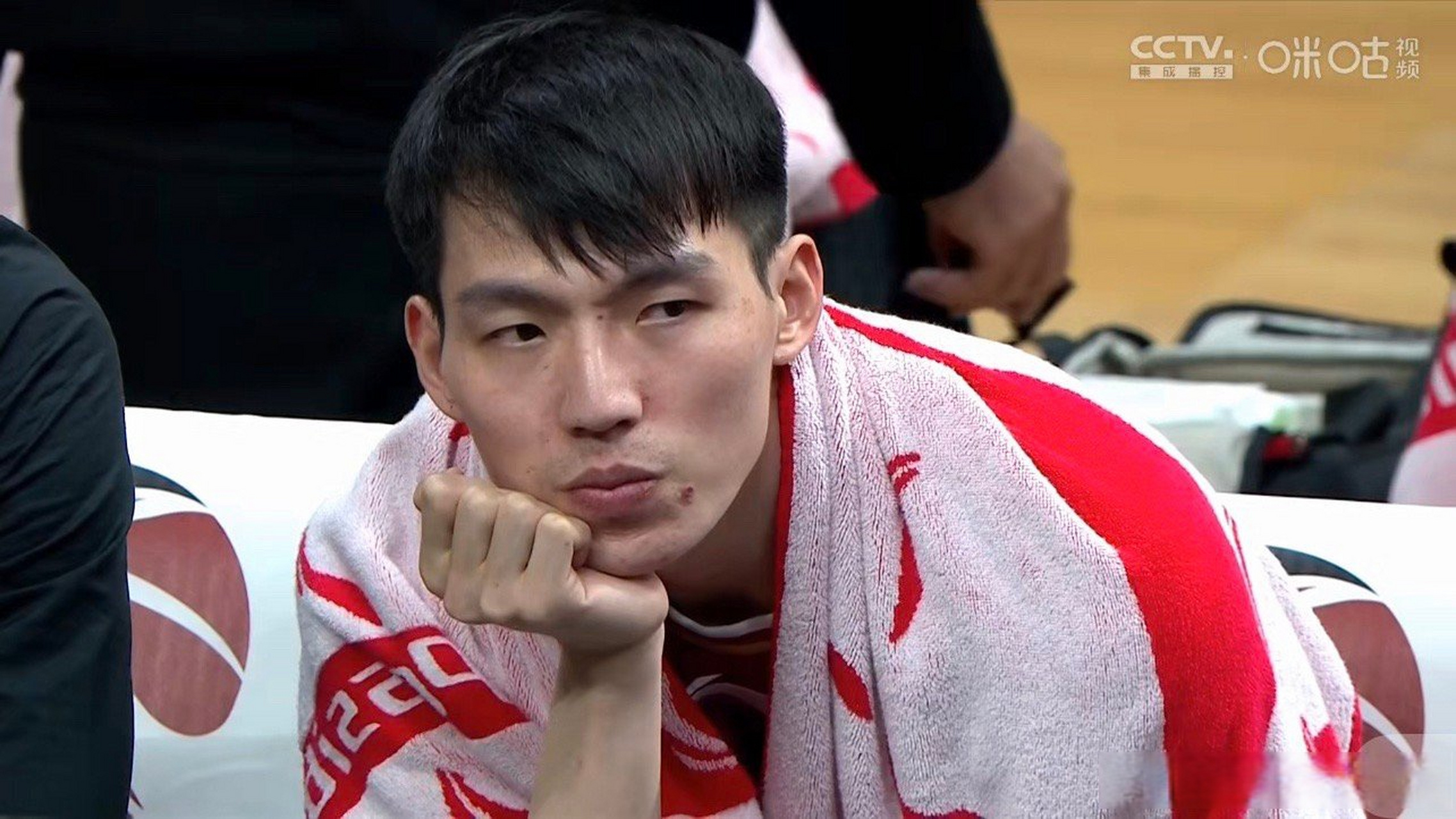 开元棋牌网站-激烈对决即将上演，球场上风起云涌的简单介绍